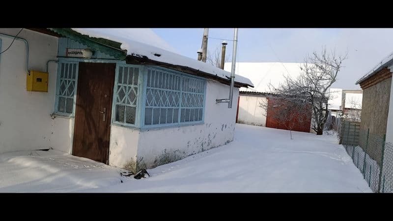 Нерухомість Будинок та земельна ділянка