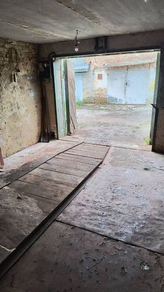 Продам двоповерховий гараж, район вул.Відінської