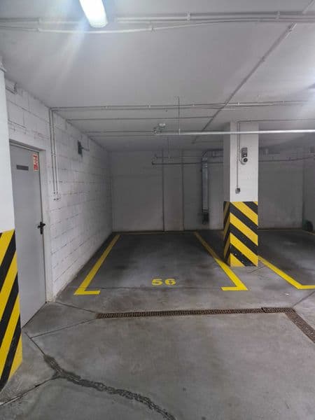 Sprzedam miejsce garażowe