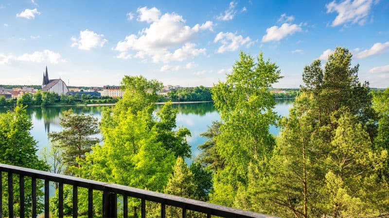 Mieszkanie 49 m² w Ełku z widokiem na jezioro; Pierwsza linia zabudowy; Po remoncie