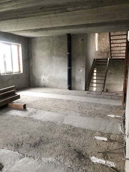 Будинок 340 м² у центрі Коломиї, 10 соток, всі комунікації, можливий обмін на Київ