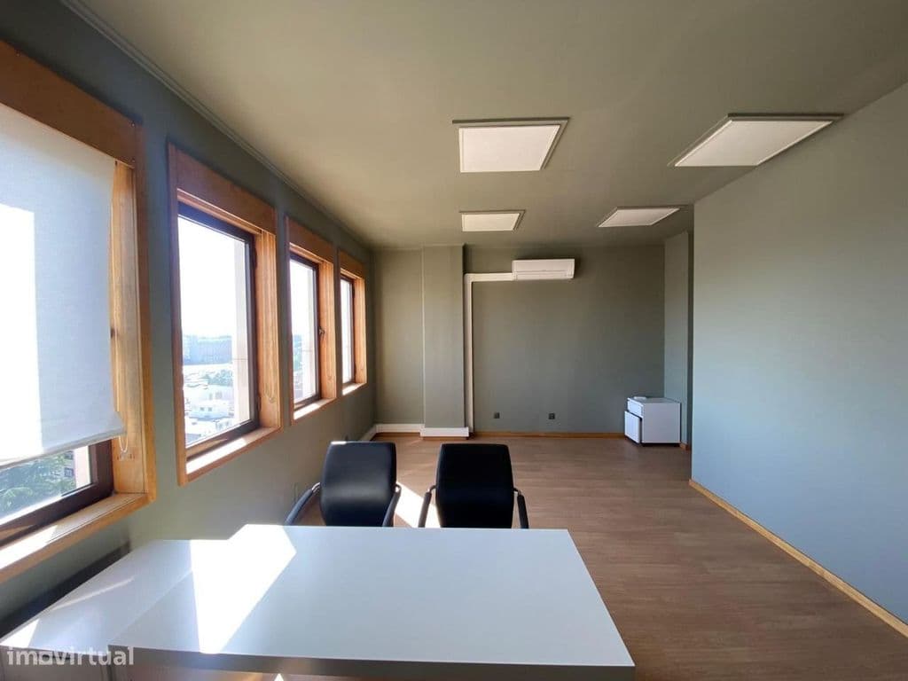 Magnífico Escritorio c/ L. Garagem/Av. Boavista/Edifício Bristol/Ce...