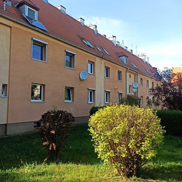 Kawalerka na sprzdeaż - Brzeg - ul. Kościuszki - parter - garaż