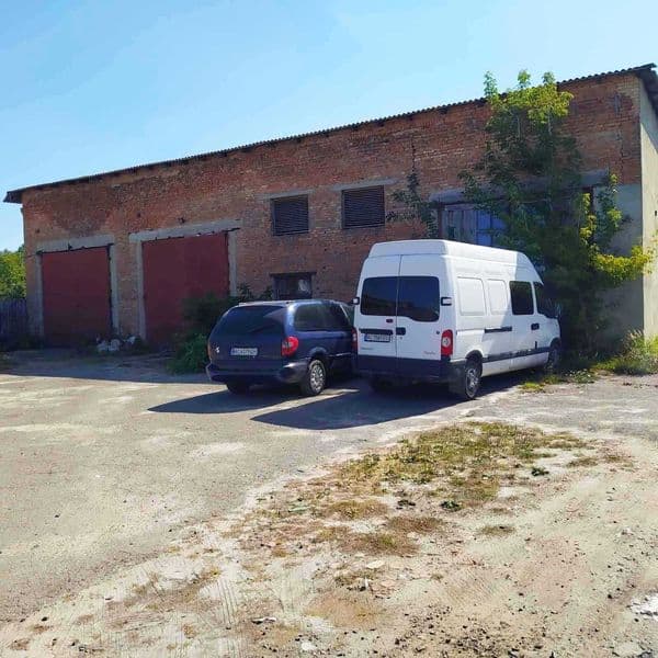 Продамо  приміщення вільного призначення.