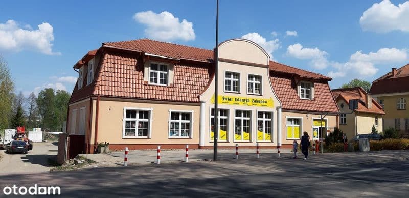 Przestronny lokal na wynajem z parkingiem i dostępem do mediów