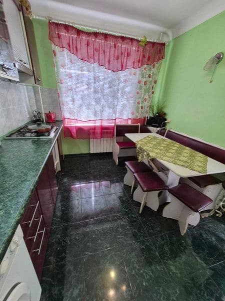Продам 3 кімн. квартиру в р-ні парку Миру. Ремонт. 46500