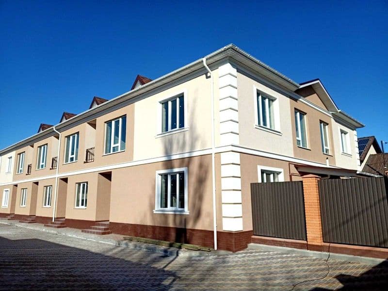 Таунхауз 116 м кв с участком 1 сотка, террасой  и парковкой .