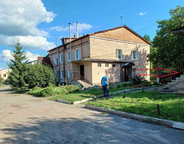 Квартира трикімнатна в Тетіїві Київ. обл. з гаражем, льохом і городом