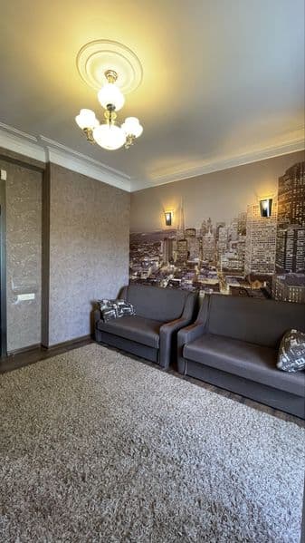 Двокімнатна сталінка, проспект Трубників, Площа незалежності