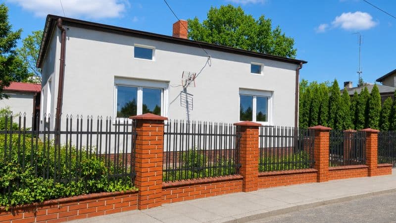 Dom w Głownie na sprzedaż parterowy 3 pokoje 2 garaże, wiata, kanał garażowy, duża działka Głowno, Stryków, Łowicz