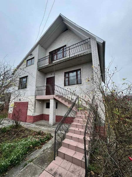 Продаж будинку в р-ні університету