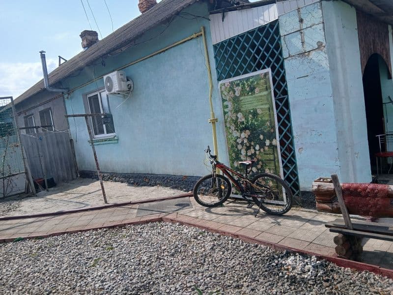 Продам пів будинку, квартирного типу