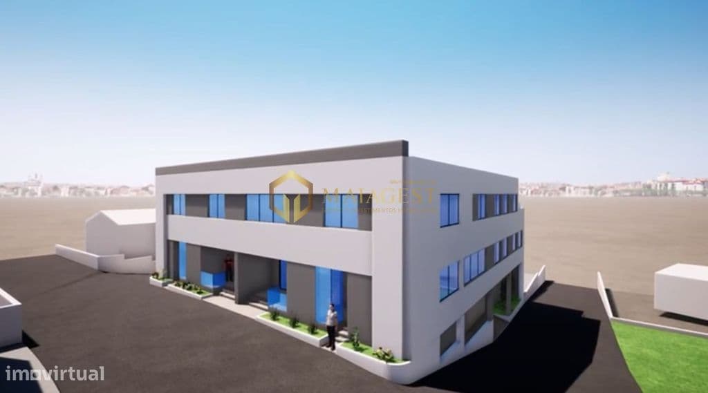 Prédio para recuperar com 24 suites em Matosinhos