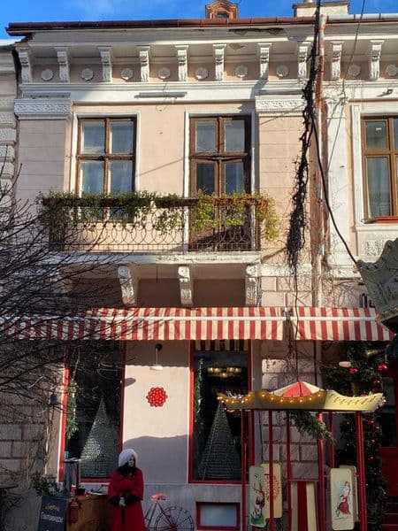 Нежитлове приміщення 45,1 м2. Чернівці, вул. Кобилянської 23