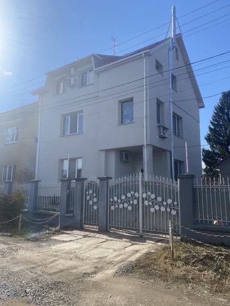 Приватний будинок