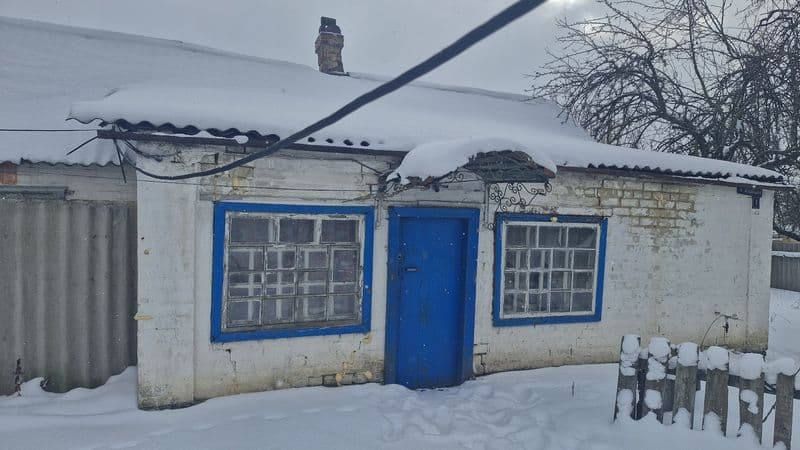 Тільки продаж. Половина будинку з власним подвір'ям. Власник
