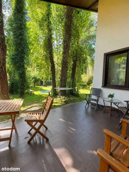 Leśna Rezydencja w Konstancinie – 2300 m² prywatnego ogrodu