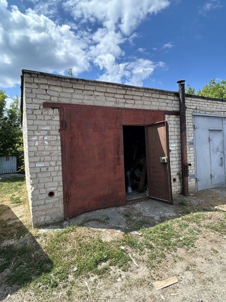 Гараж цегляний з підвалом