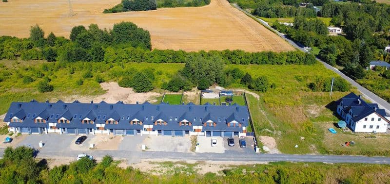 Nowoczesny dom szeregowy z ogrodem – Lubin Małomice, ul. Tulipanowa