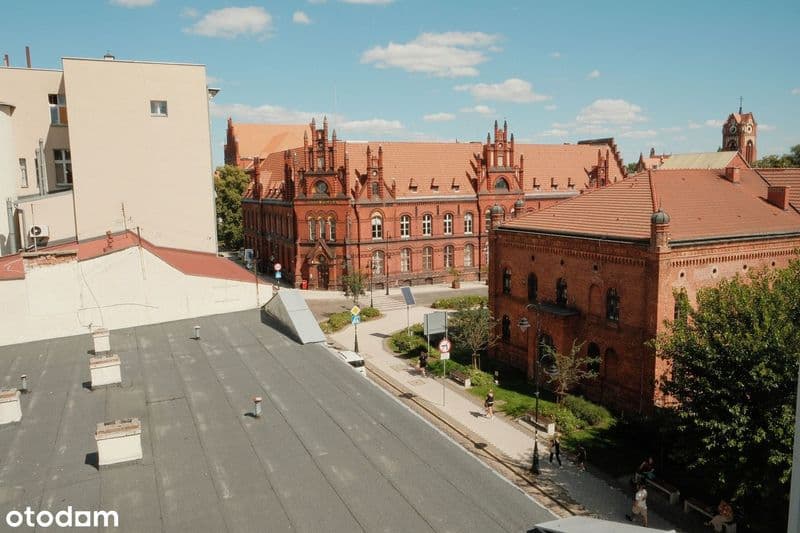 2 bezczynszowe mieszkania, razem 100m2, stare miasto ścisłe centrum
