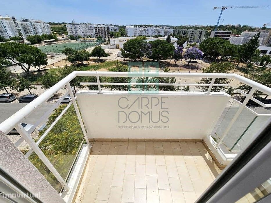 Espaçoso apartamento T3, com parqueamento, junto centro de Loulé, A...