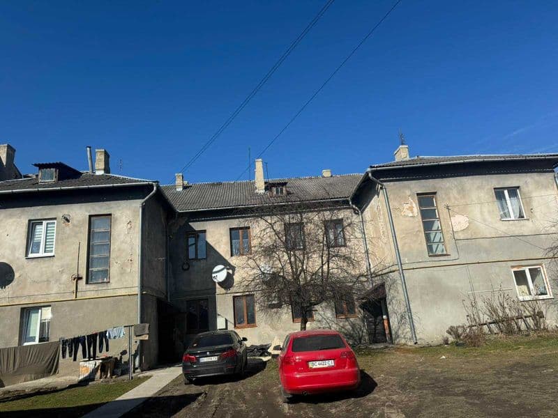 2-х кімнатна квартира, м. Жовква (центр)