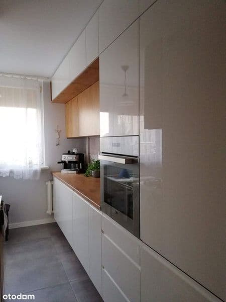 Przestronne 4 pokojowe mieszkanie poleca się na sprzedaż!