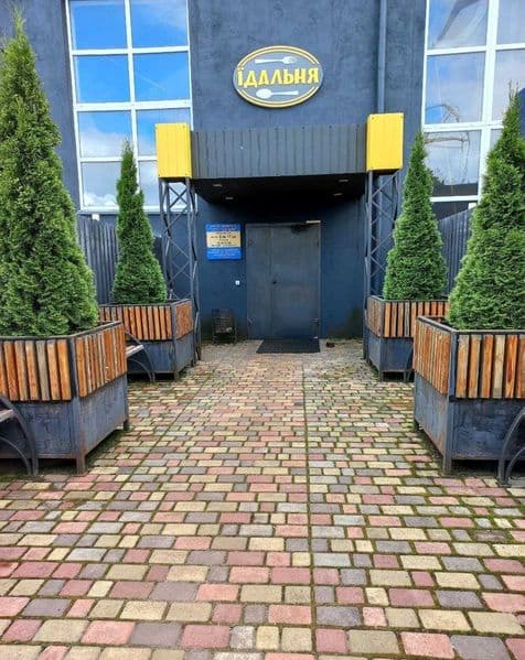 Здам в оренду приміщення з ремонтом ( + кухня )