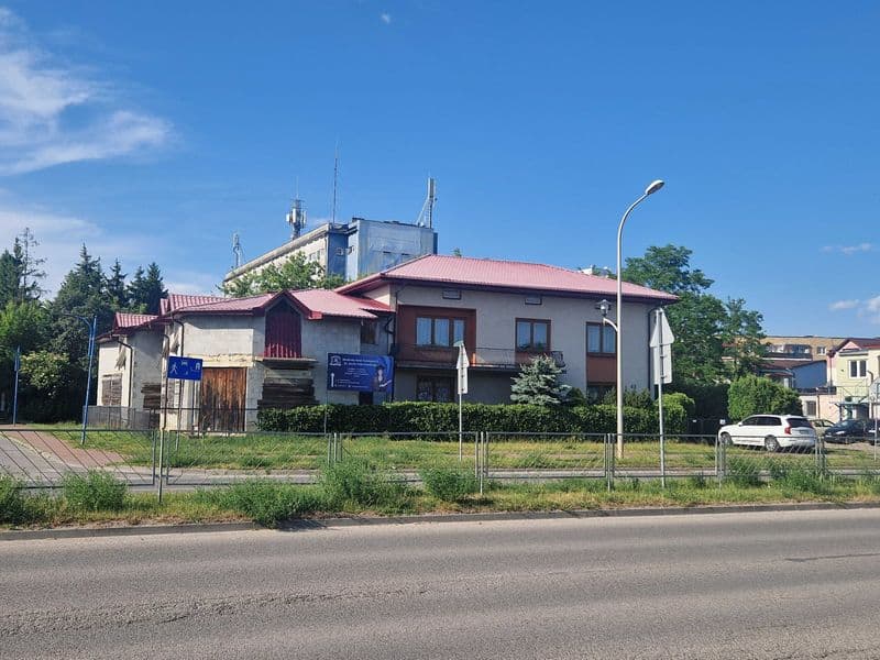 dom 200m2 + budynek usługowo-handlowy 260m2