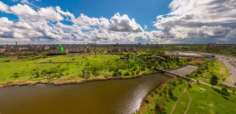 Продаж 2 кімнат у 3-кімнатній квартирі, м-н Сонячний, 2 поверх