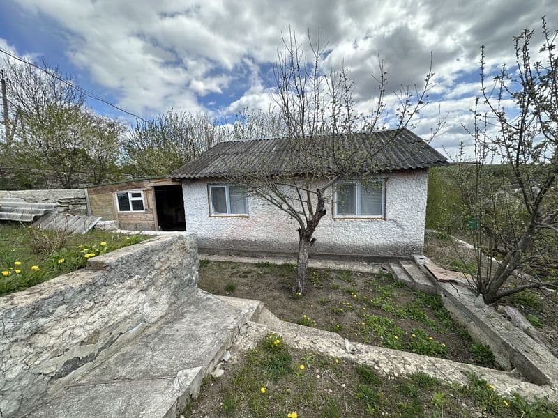 Прдається дачний будинок з зручностями, 5 км від міста