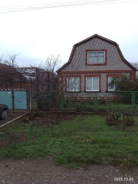 Продам будинок,,всі питання за телефоном