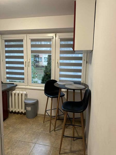 WYNAJMĘ POKÓJ NA OS. BEMA

3 pokoje do wynajęcia , mieszkanie dwustro