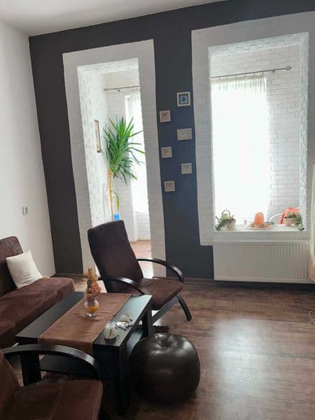 Sprzedam przestronne, słoneczne mieszkanie 81,5 m² w ścisłym centrum