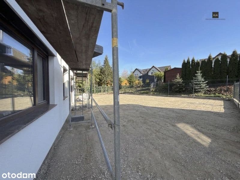 apartament z ogródkiem i miejscami postojowymi