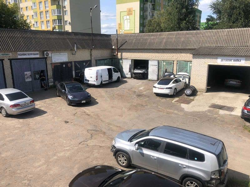 Будівля гаражів 688.2 м2, Луцьк, вул Підгаєцька 3
