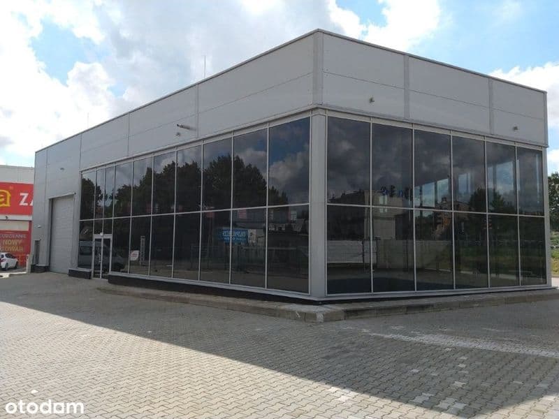 Lokal handlowy z parkingiem i witryną