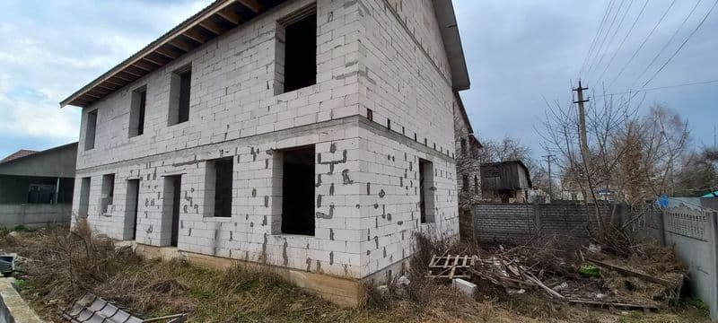 Дім, Дом, Двоповерховий недобудований