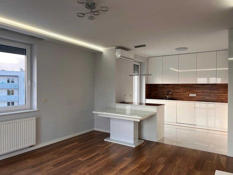 Komfortowe 3 pokojowe mieszkanie z windą w centrum Brzegu Dolnego