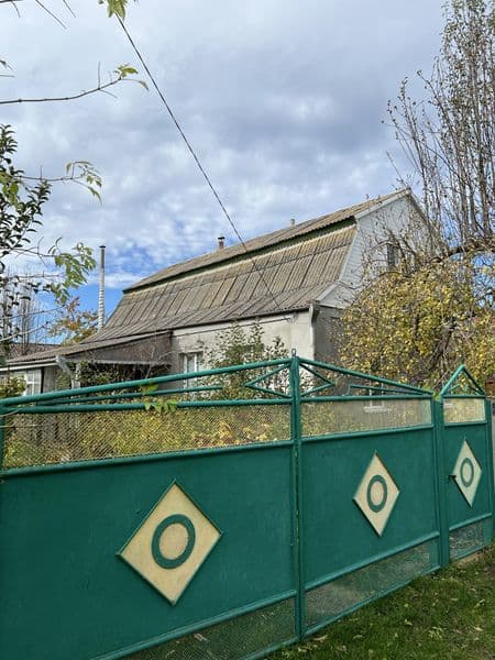Продаж будинку з ділянкою