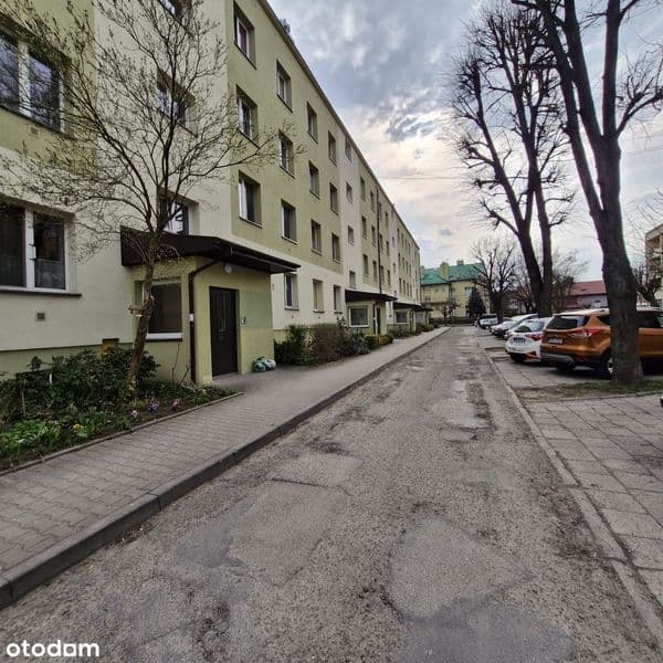 50m² do remontu 2 pokoje, balkon, ul. Strumskiego – centrum Dębicy