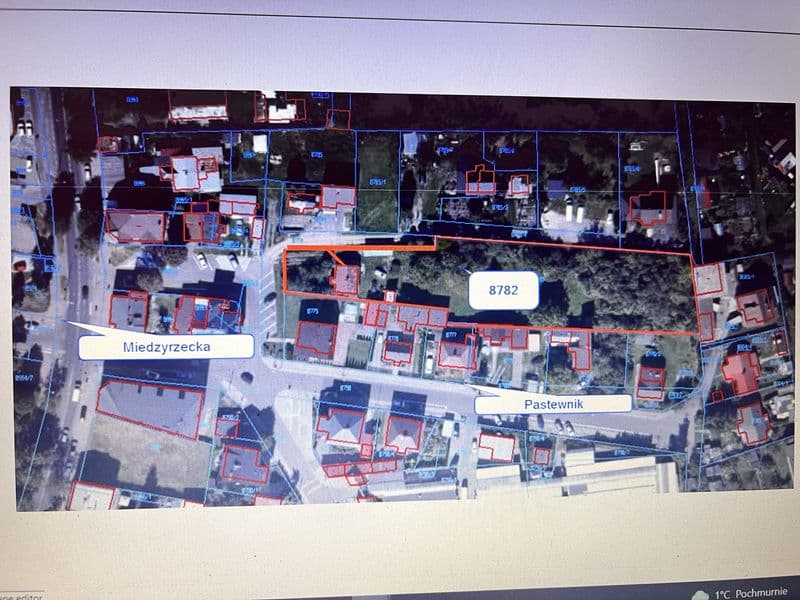 NOWA NIZSZA CENA.   Sprzedam działkę 3477 m2 w centrum Łukowa
