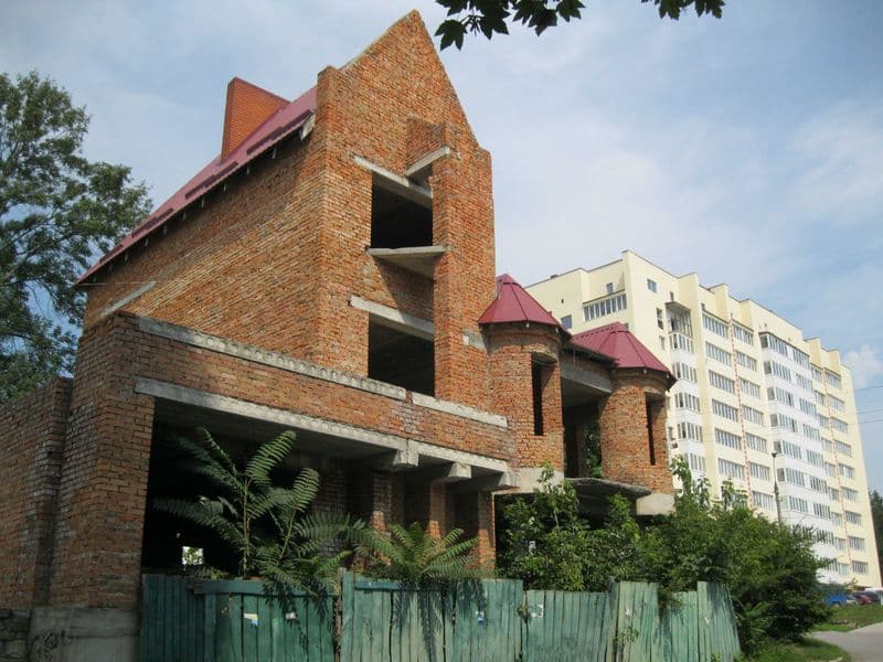 Будинок в центрі Кам'янця-Подільського зручне росташування ТОРГ