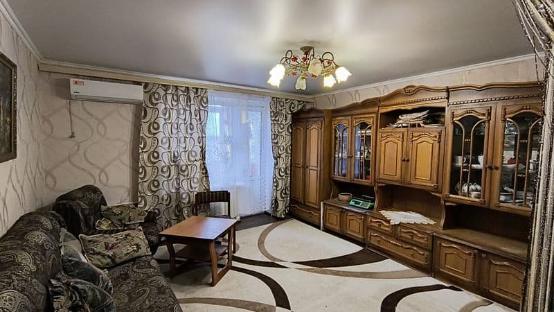 3 кімнатна квартира в центрі міста район поліклініки з меблями