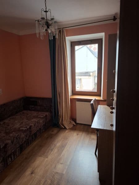 Продається квртира,4 кімнати,велика тераса