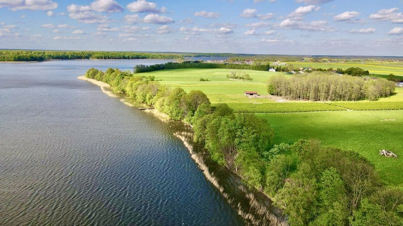 Dzialki  budowlane 12–50 arów nad Jeziorakiem