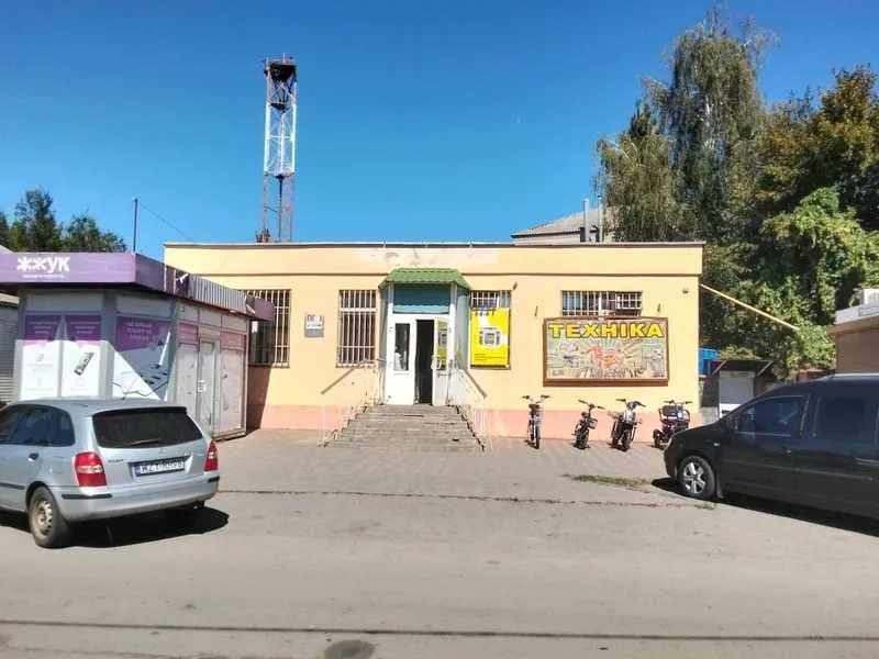 Продаж окремої будівлі (колишній банк) 136,6 кв. м, вул. Ветеранів, 2Г