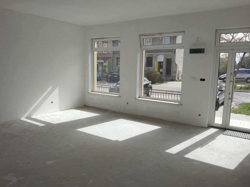 Centrum Olecka mieszkanie, lokal handlowy na parterze, Grunwaldzka 7.