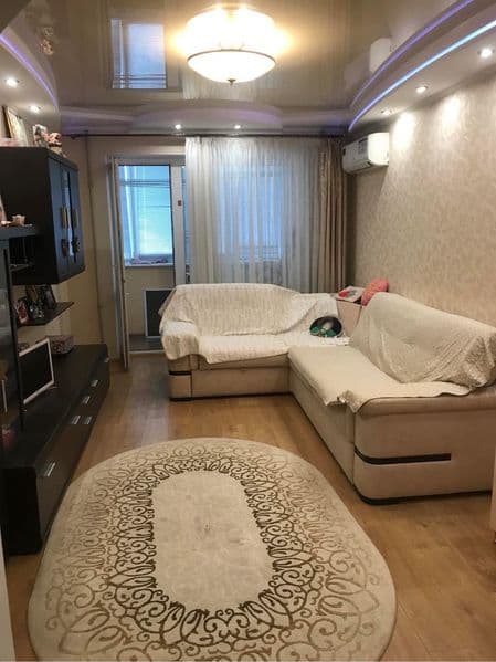 Продам 4 кімнатну квартиру ,вул. Вишнева