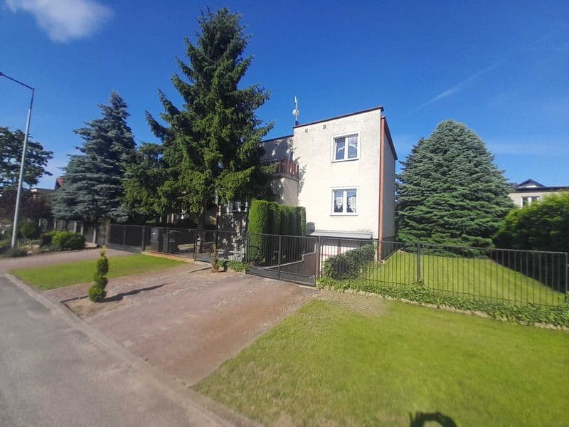 Funkcjonalny dom jednorodzinny z pięknym ogrodem. Międzyrzecz Os. 40-lecia